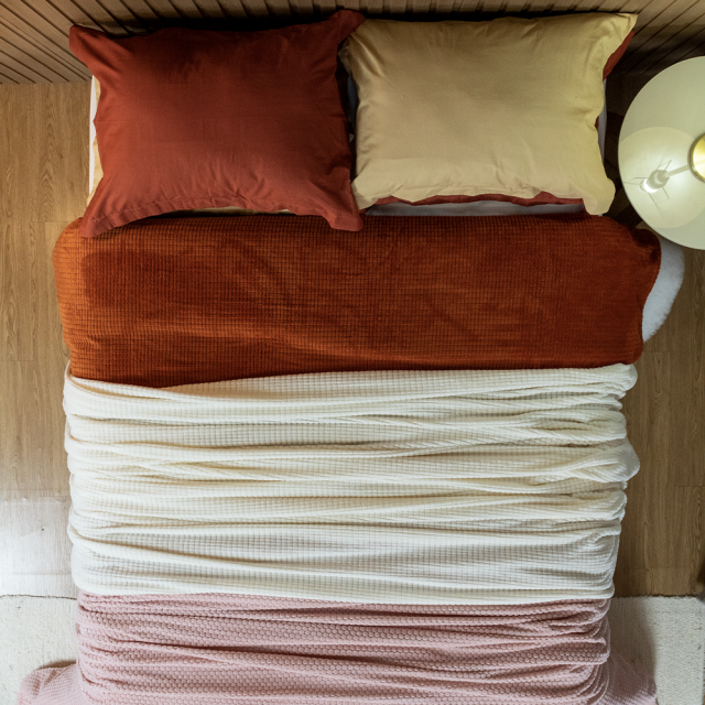 Cobertor Aveludado Com Relevos Manta Soft Touch Flannel Jaquard 2,2 x 2,5m - Terracota