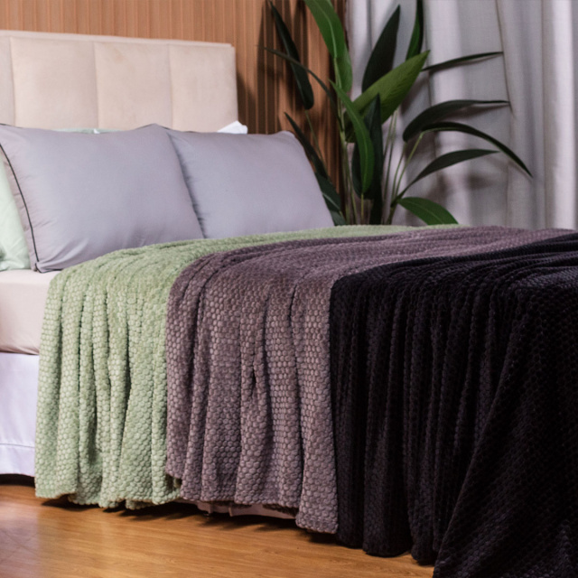 Cobertor Aveludado Com Relevos Manta Soft Touch Flannel Jaquard 2,2 x 2,5m Verde - Marina