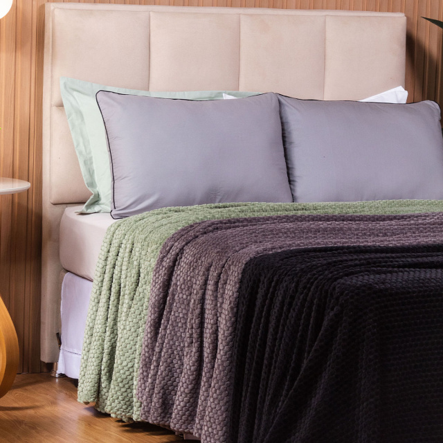 Cobertor Aveludado Com Relevos Manta Soft Touch Flannel Jaquard 2,2 x 2,5m Verde - Marina