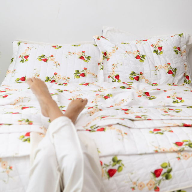 Edredom Queen 200 Fios Dupla Face (Capa Duvet + Refil) Jazz Estampado Flor de Morango - Marina