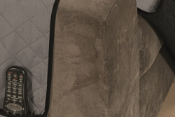 Protetor Impermeável Para Sofá De 03 Lugares Com Assento de 1,50M Dupla Face Manu - Cinza Com Preto