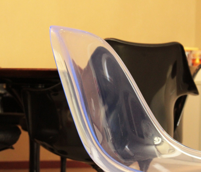 Cadeira Eames DSR (Cores transparentes)