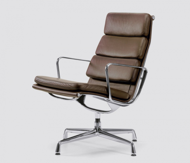 Cadeira Eames Soft EA 215