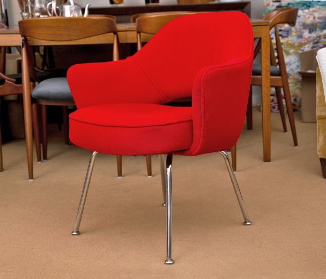 Cadeira Saarinen Executive Inox (com braços)