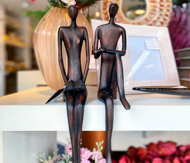 Escultura Casal Sabedoria