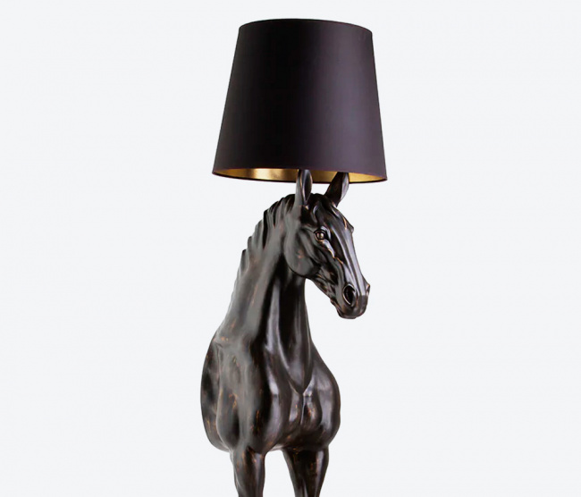 Luminária Cavalo em pé