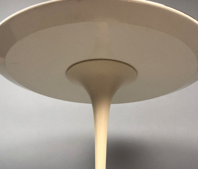 Mesa Saarinen Lateral - Base Branca