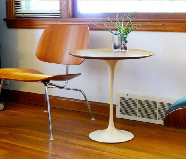 Mesa Saarinen Lateral - Base Branca