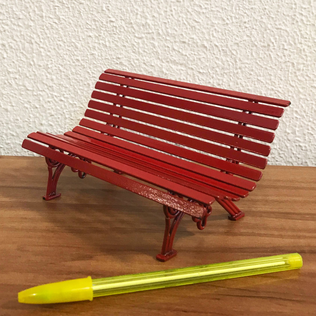 Miniatura Banco de Praça Vermelho