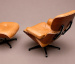 Poltrona e Puff Charles Eames - Couro Envelhecido
