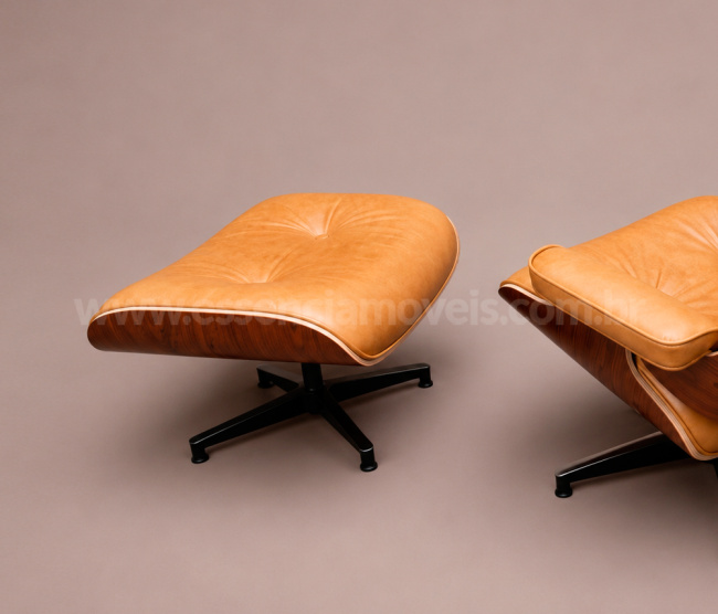 Poltrona e Puff Charles Eames - Couro Envelhecido
