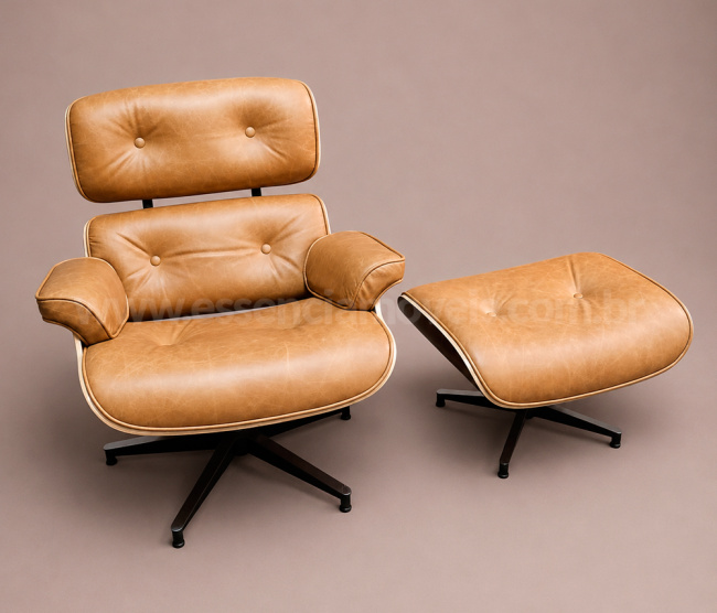 Poltrona e Puff Charles Eames - Couro Envelhecido