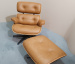 Poltrona e Puff Charles Eames - Madeira Pau Ferro - Couro Envelhecido Whisky CH05