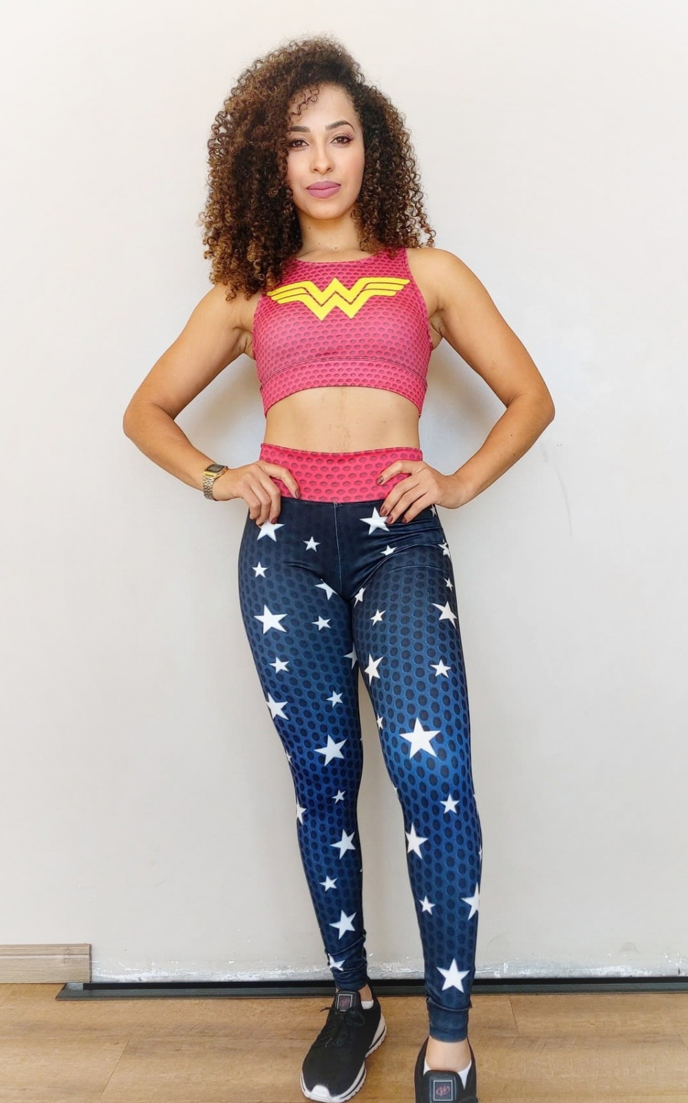 LANÇAMENTO Conjunto Top/Legging Mulher Maravilha Logo contraste -  Expressofitness
