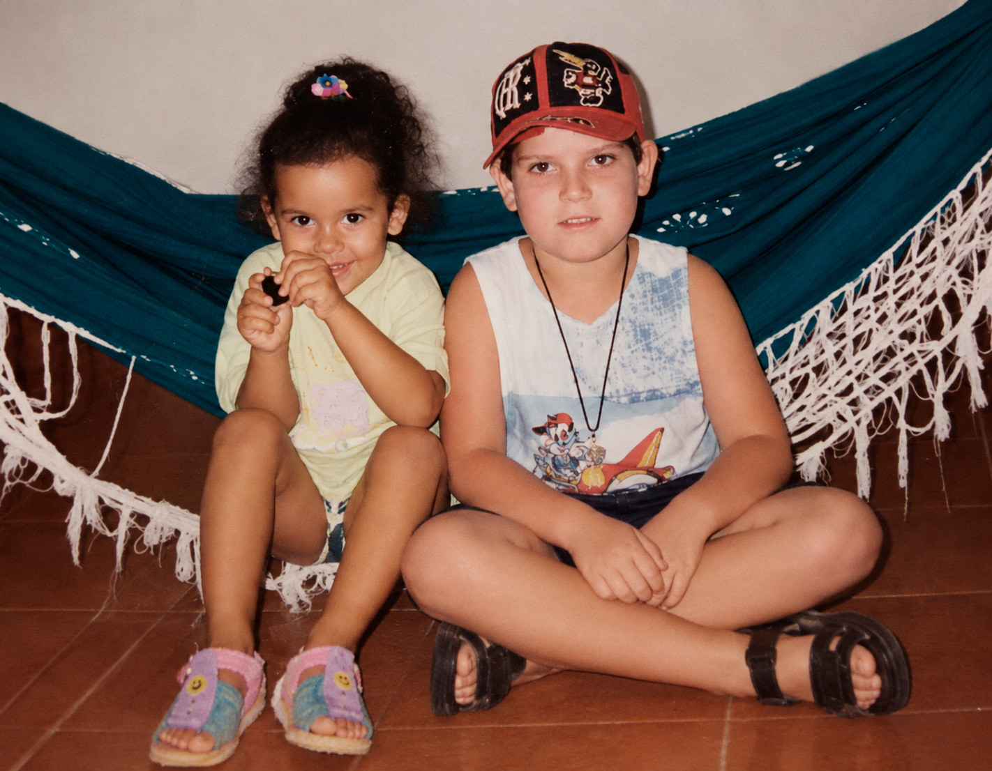 Duas infâncias, uma Mimory