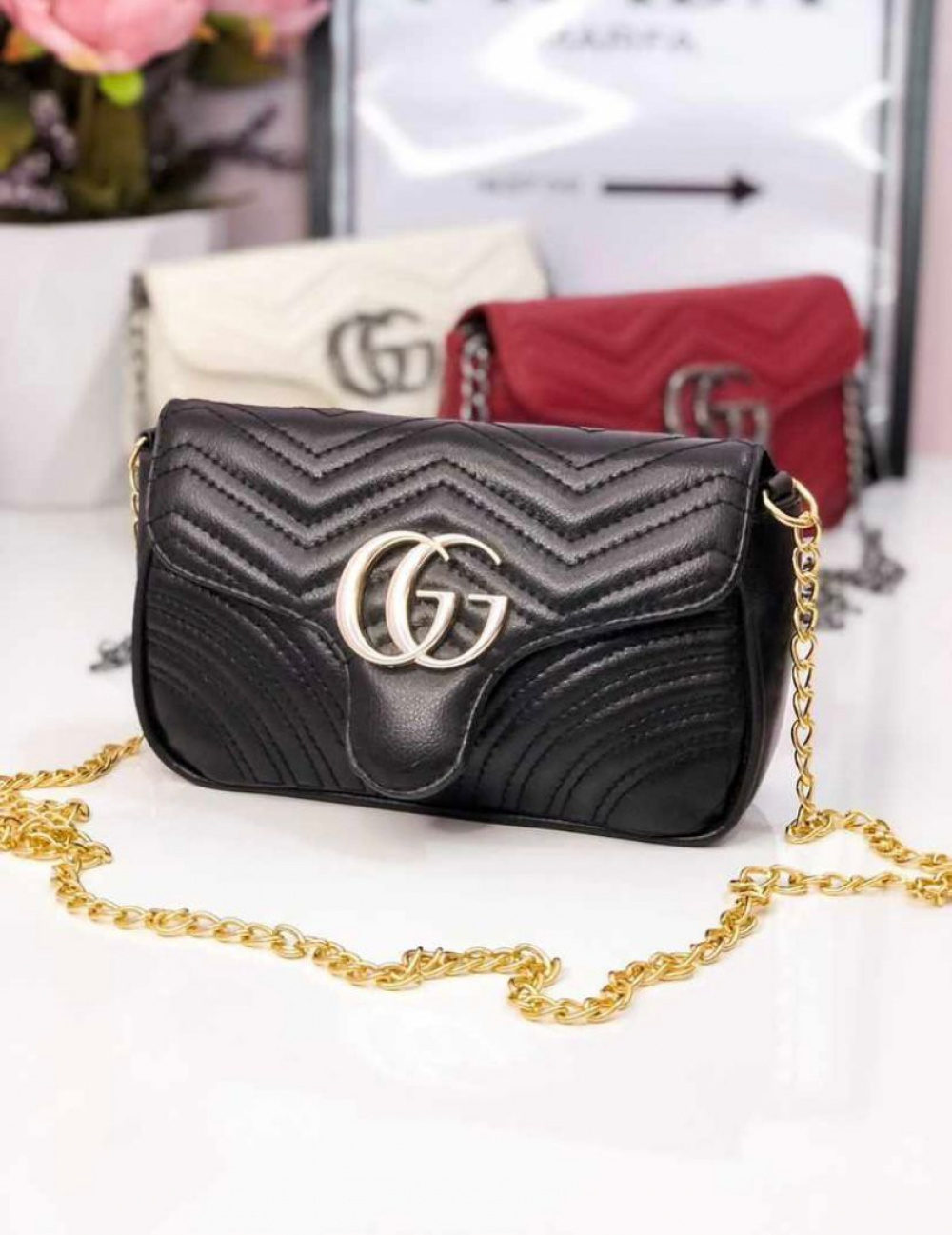 Bolsa preta media com corrente gucci