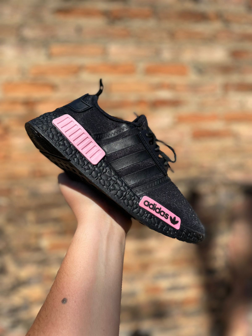 tênis adidas nmd feminino - cinza e rosa