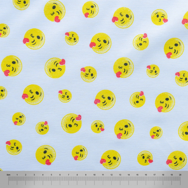 Tecido Tricoline Eireli Estampado Emojis Beijo fundo Branco - 1,50m de Largura