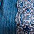 Kit Colcha Cobre Leito Ultra Lisse King 3 Peças 150 Fios Estampada Matelada Porta Travesseiro com Abas Azul