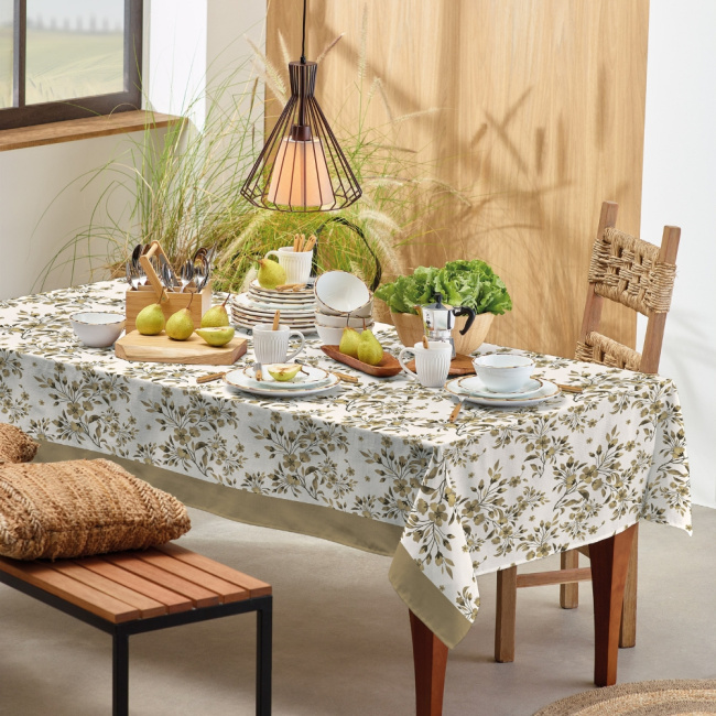 Toalha de Mesa 8 Lugares Basic 1,40x2,50m Estampada Ramalhetes