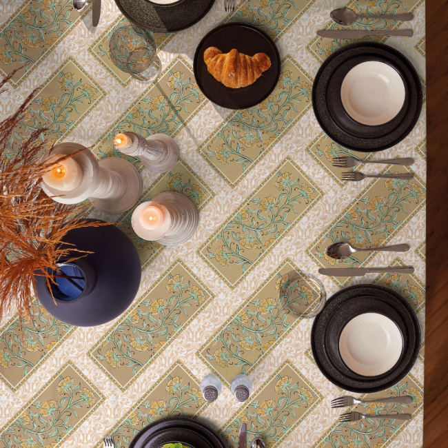 Toalha de Mesa 8 Lugares Elegance 1,40x2,60m Estampada Patchwork