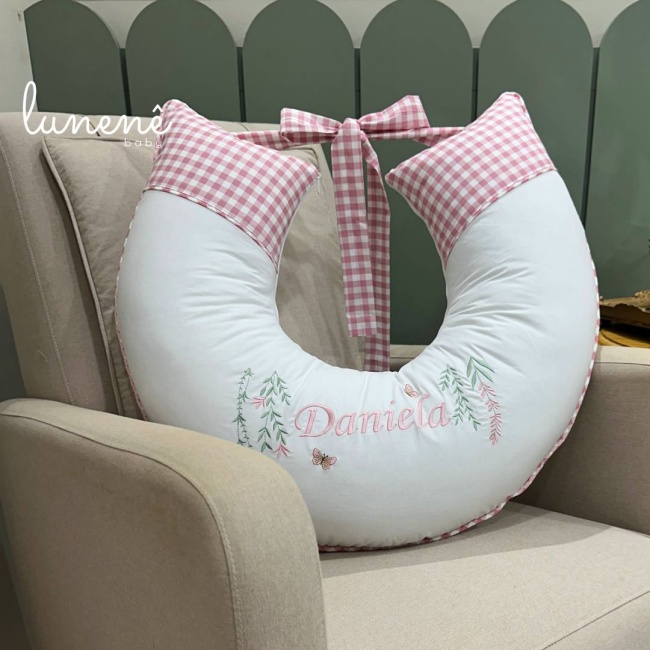 Almofada de Amamentação Floral Xadrez Daniela com Nome do Bebê