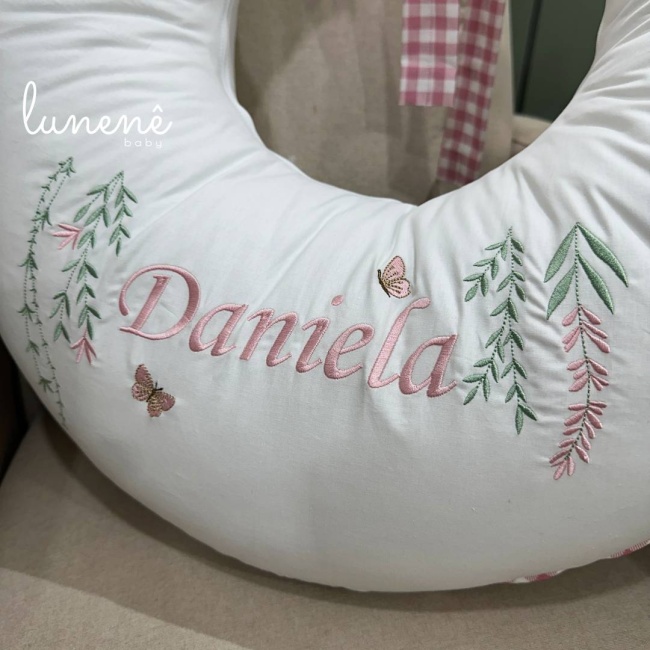 Almofada de Amamentação Floral Xadrez Daniela com Nome do Bebê