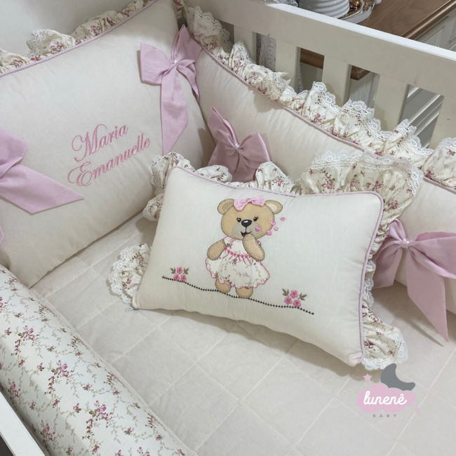 Enxoval de Berço Personalizado 07 Peças Meus Amores Ursa Beijo Florence e Rosa c/ Rolo