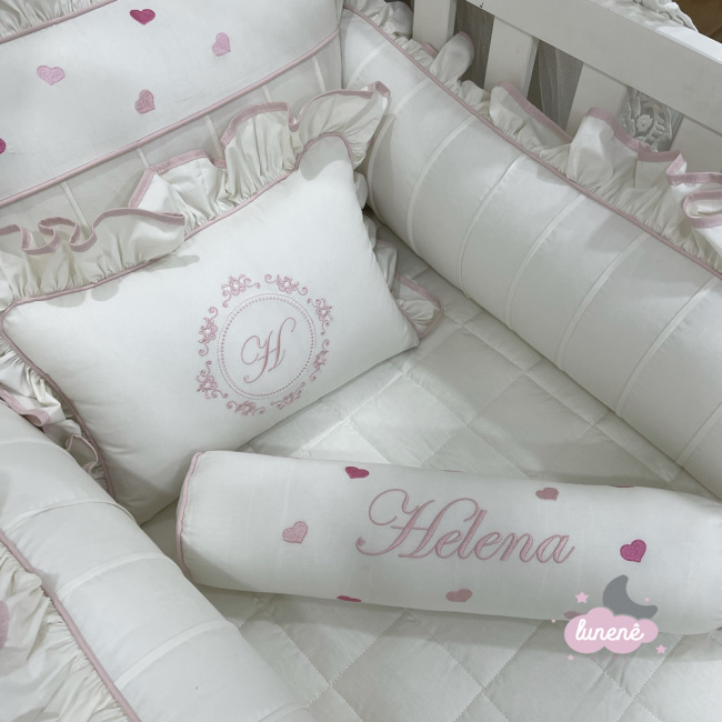 Enxoval de Berço Personalizado 08 Peças Luísa Baby Rosa Coração e Branco 200 Fios