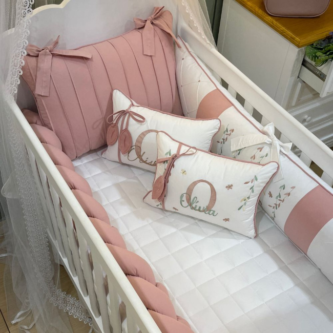 Enxoval de Berço 08 Peças Personalizado Rose 200 Fios