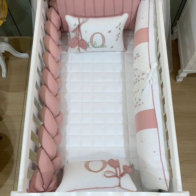 Enxoval de Berço 08 Peças Personalizado Rose 200 Fios
