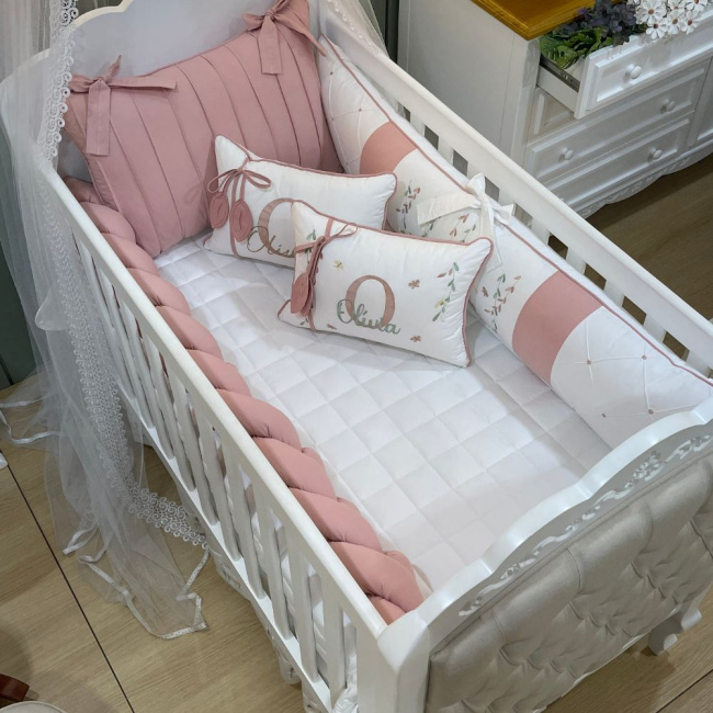 Enxoval de Berço 08 Peças Personalizado Rose 200 Fios