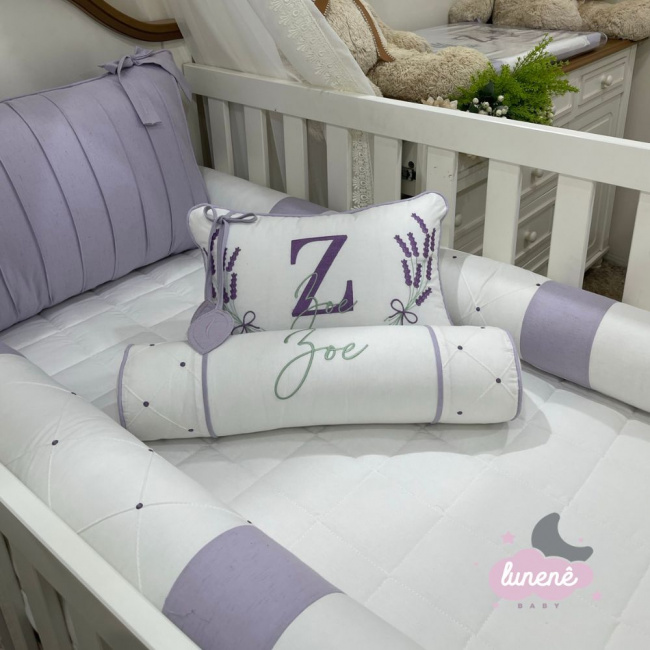 Enxoval de Berço Personalizado 08 Peças Ramo de Flores 200 Fios Branco e Lavanda