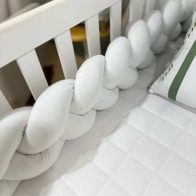 Enxoval de Berço 08 Peças Verde Mineral com a Inicial E 200 Fios