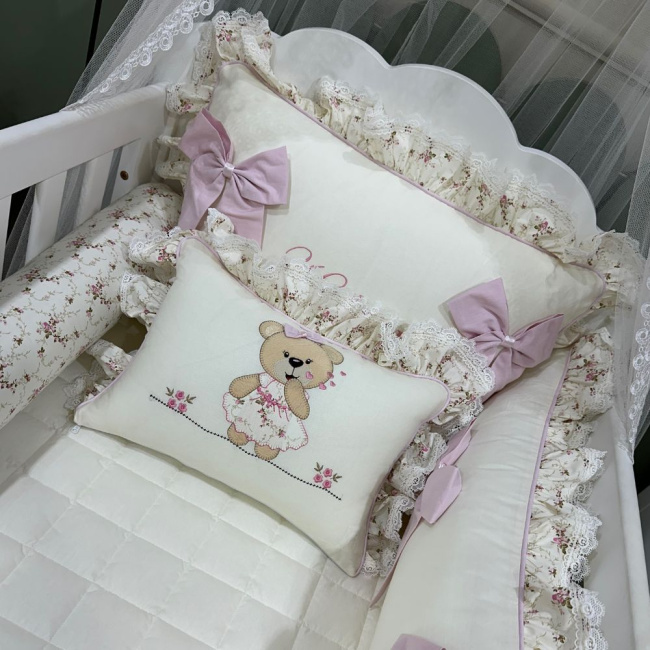 Enxoval de Berço Personalizado 07 Peças Meus Amores Ursa Beijo Florence e Rosa c/ Rolo