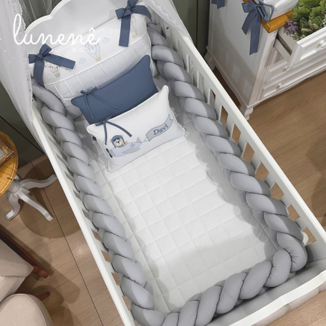 Enxoval de Berço Personalizado 07 Peças Urso Aviador com Trança única 4578