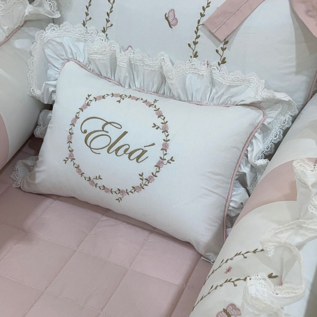 Enxoval de Berço Personalizado 08 Peças 200 Fios Ana Julia Branco e Rosê
