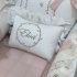 Enxoval de Berço Personalizado 08 Peças 200 Fios Ana Julia Branco e Rosê