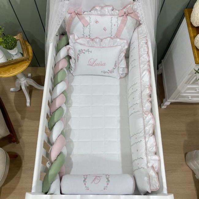 Enxoval de Berço Personalizado 08 Peças 200 Fios Ana Julia Rosê e Verde Doce