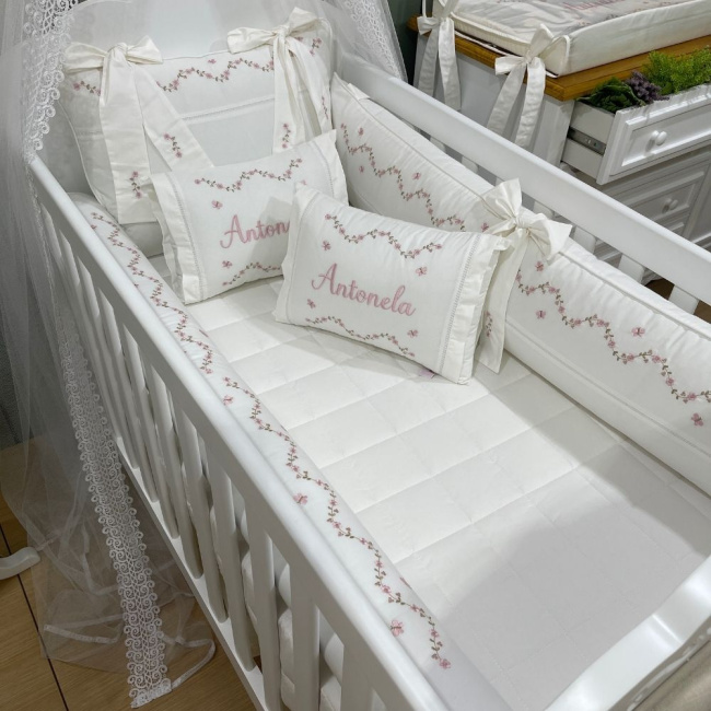 Enxoval de Berço Personalizado 08 Peças Capri Baby 200 Fios 4506