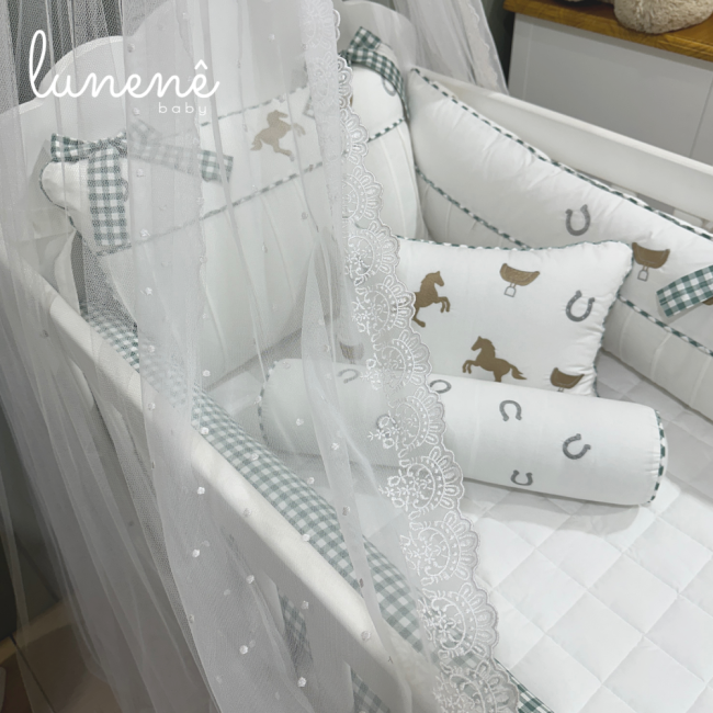 Enxoval de Berço Personalizado 08 Peças Cavalinho Xadrez Verde 200 Fios