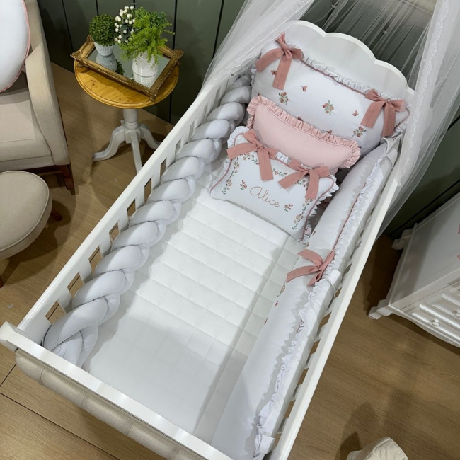 Enxoval de Berço Personalizado 08 Peças com Tranca Floral 200 Fios 4533