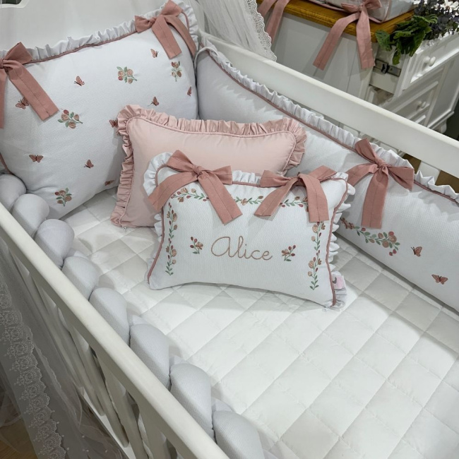 Enxoval de Berço Personalizado 08 Peças com Tranca Floral 200 Fios 4533