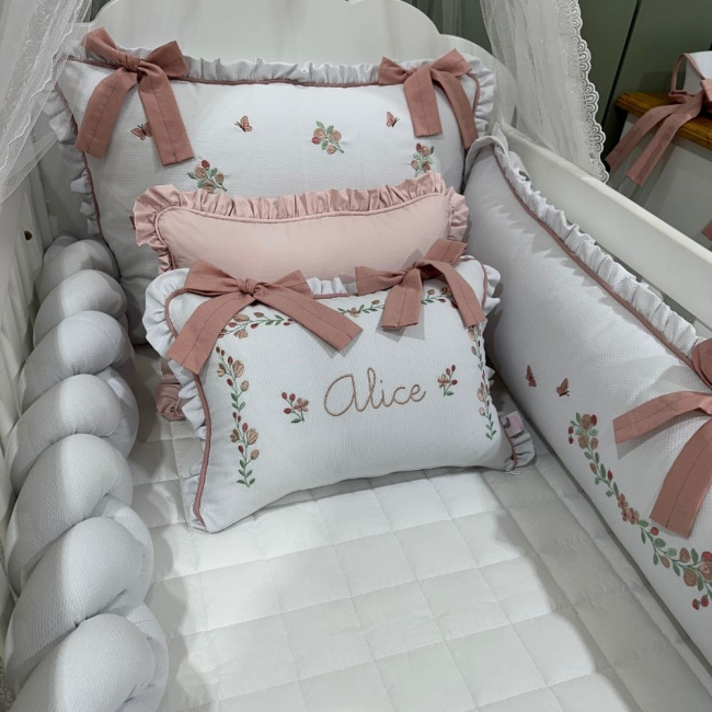 Enxoval de Berço Personalizado 08 Peças com Tranca Floral 200 Fios 4533