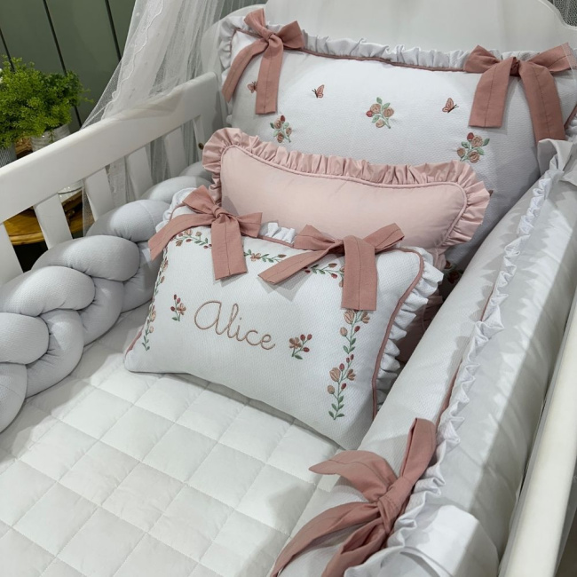 Enxoval de Berço Personalizado 08 Peças com Tranca Floral 200 Fios 4533