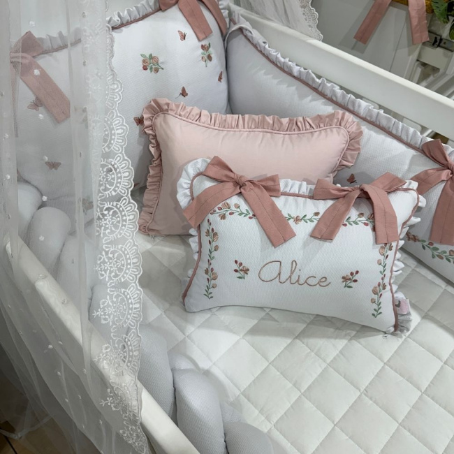 Enxoval de Berço Personalizado 08 Peças com Tranca Floral 200 Fios 4533