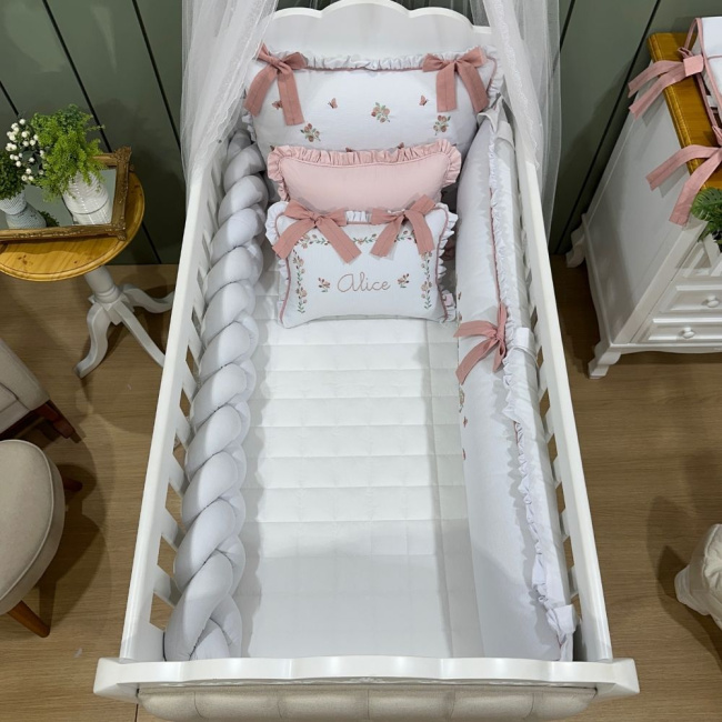 Enxoval de Berço Personalizado 08 Peças com Tranca Floral 200 Fios 4533