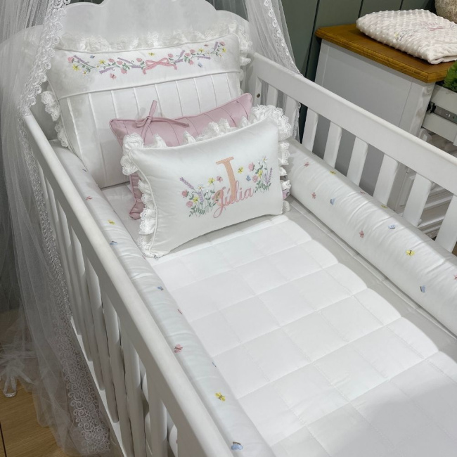 Enxoval de Berço Personalizado 08 Peças Rolos Flores Rose 400 Fios 4517