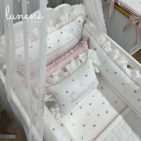 Enxoval de Berço Personalizado 09 Peças Borboletas Rose Laura com Nome do Bebê