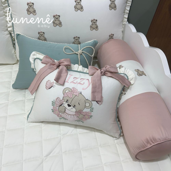 Enxoval de Cama Babá 09 Peças Personalizado Ursinha Izzy 400 Fios 4602